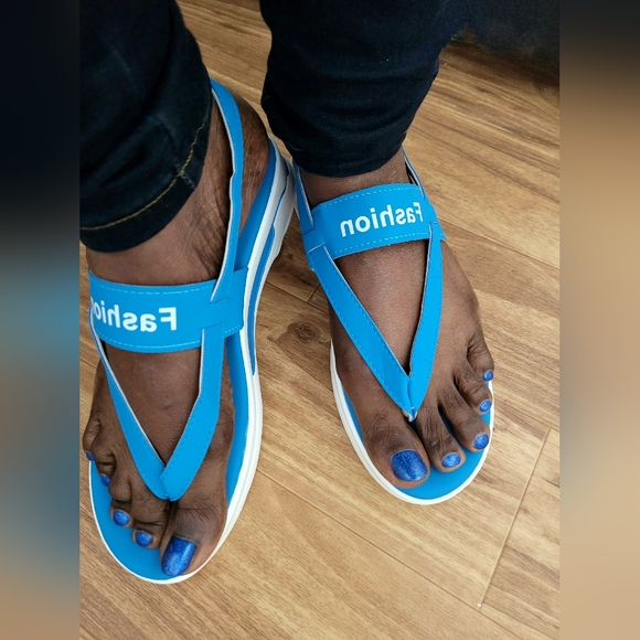 Sandals - Picture 4 of 5